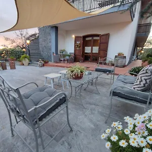 Casa Degli Ulivi Etna Couette-café